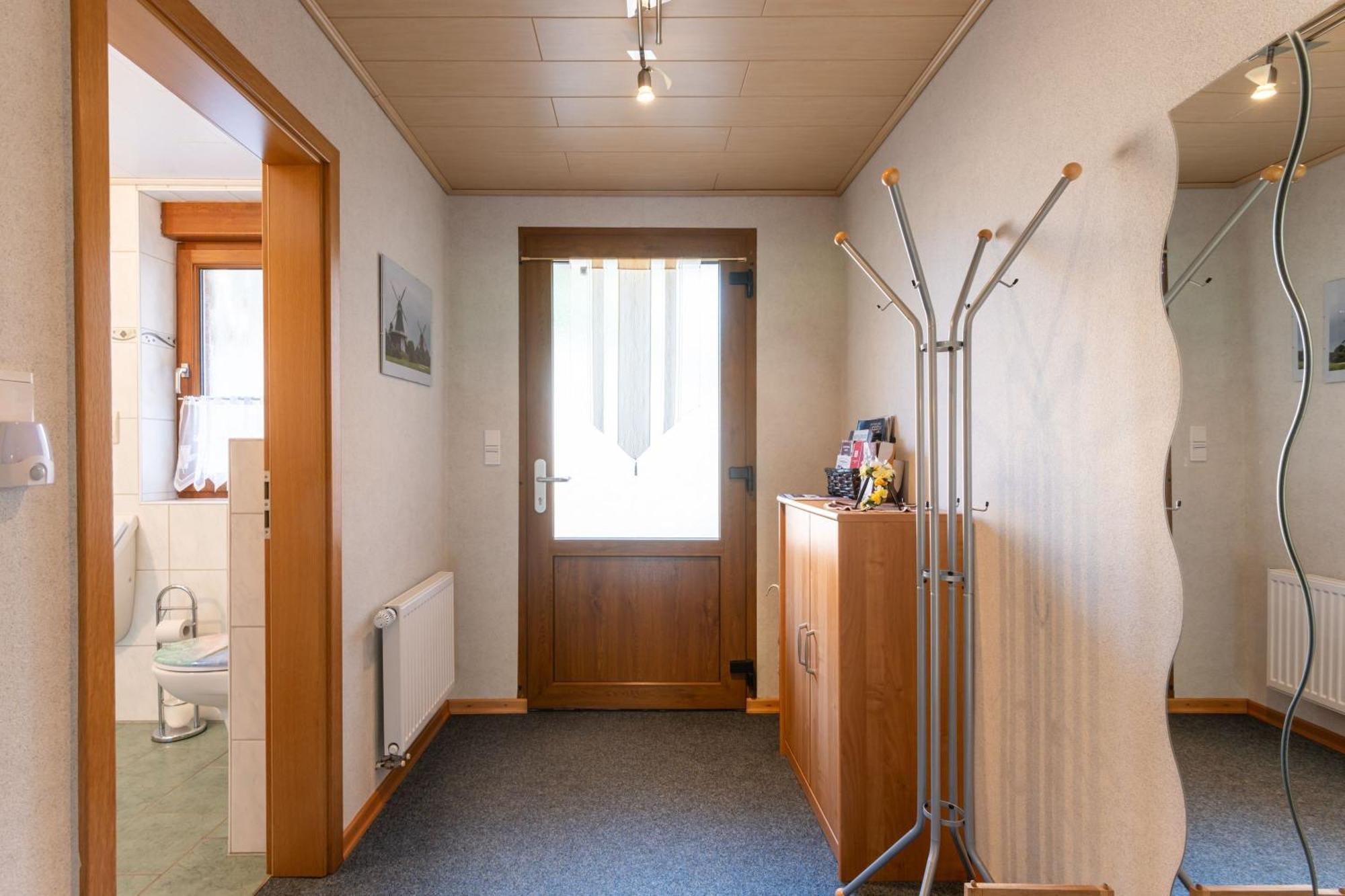 Ferienwohnung Meyer, 35176 Schwerinsdorf Ngoại thất bức ảnh